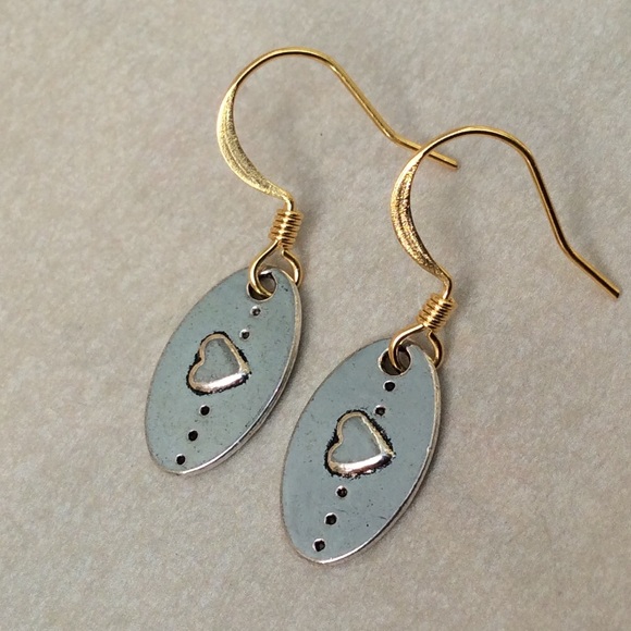 Handcrafted Silver Heart Sundance Charm Earrings - Picture 2 of 12